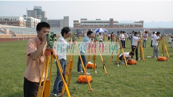 重慶建筑高級技工學(xué)校2016年報名條件、招生對象