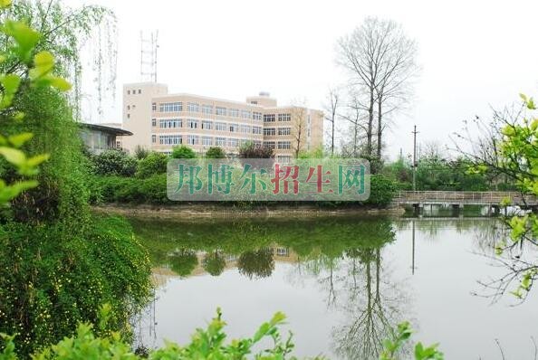 四川大學(龍泉校區(qū))職業(yè)技術學院招生辦聯(lián)系電話