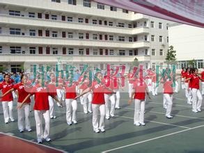中等?？剖侵袑? width=