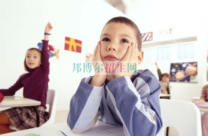 成都內(nèi)理科一專(zhuān)漢語(yǔ)言文學(xué)大專(zhuān)學(xué)校