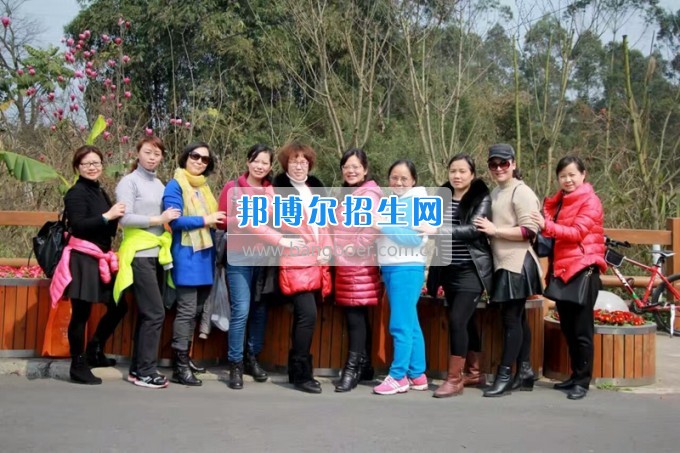四川省樂(lè)山市第一職業(yè)高級(jí)中學(xué)春風(fēng)十里，不如你