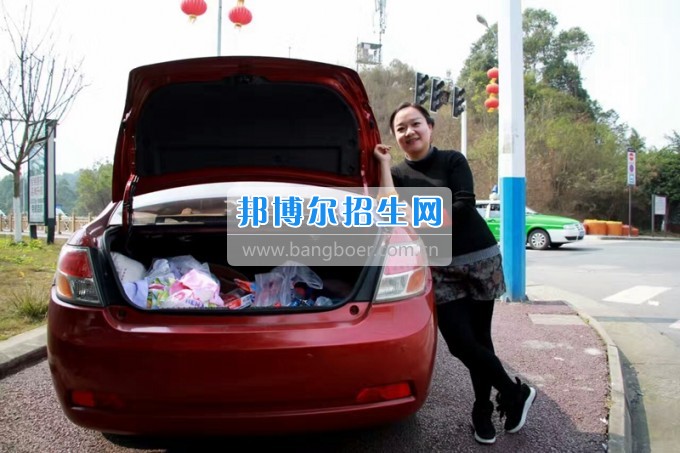 四川省樂(lè)山市第一職業(yè)高級(jí)中學(xué)春風(fēng)十里，不如你