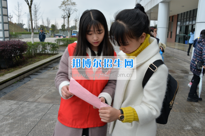 川南幼兒師范高等?？茖W(xué)校舉行“3·15”消費(fèi)者權(quán)益日宣傳活動(dòng)
