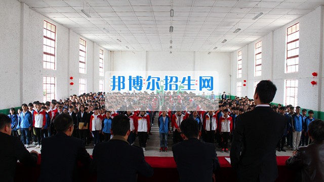 馨知心集團(tuán)、云南動(dòng)高鐵普鐵公司、上海大眾等多家單位在我校舉辦招聘會(huì)