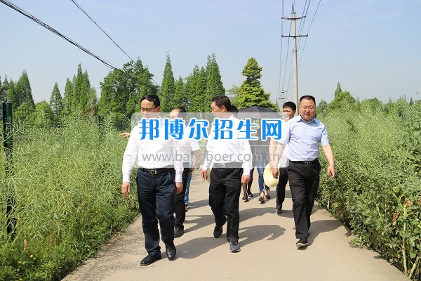 2017年成都農(nóng)業(yè)科技職業(yè)學(xué)院召開“校地合作、共建園區(qū)”專題會