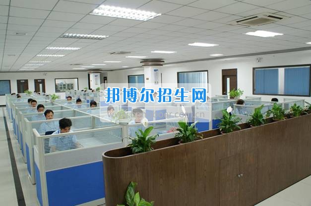 2017年貴州電子信息職業(yè)技術學院領導率隊赴珠三角考察學生頂崗實習企業(yè)