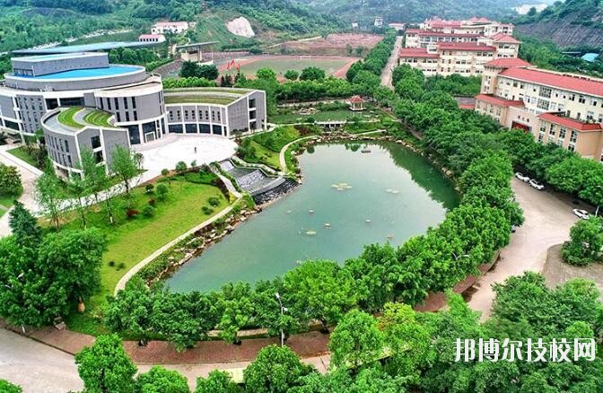 重慶女子職業(yè)高級(jí)中學(xué)2020年報(bào)名條件、招生要求、招生對(duì)象