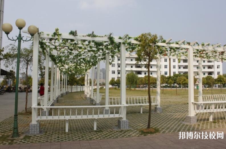 貴州興仁民族職業(yè)技術學校2020年有哪些專業(yè)