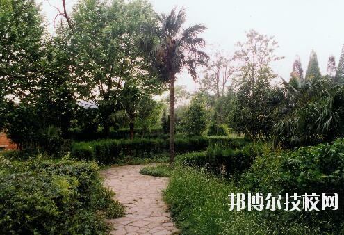 貴州林業(yè)學(xué)校2020年報(bào)名條件、招生要求、招生對象