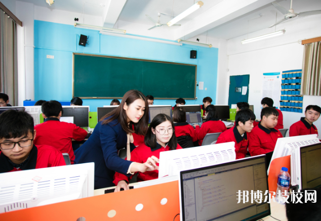 江西機(jī)械高級技工學(xué)校2020年學(xué)費(fèi)、收費(fèi)多少
