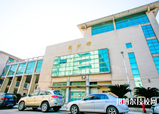江西機(jī)械高級(jí)技工學(xué)校2020年報(bào)名條件、招生要求、招生對(duì)象