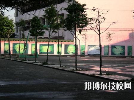 大余職業(yè)技術(shù)教育中心2020年報名條件、招生要求、招生對象