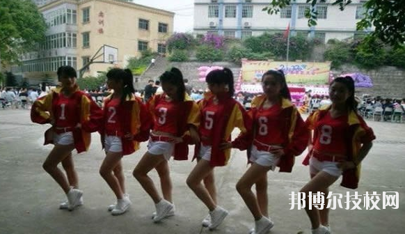 重慶醫(yī)藥科技學(xué)校2020年報(bào)名條件、招生要求、招生對象