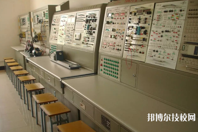 宜春工業(yè)學(xué)校2020年報(bào)名條件、招生要求、招生對(duì)象 