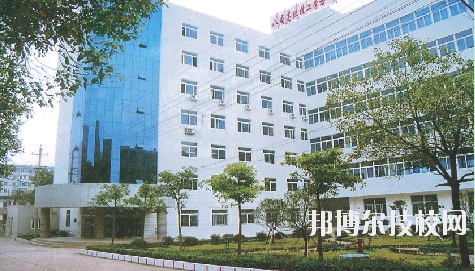 國(guó)營(yíng)八二一廠技工學(xué)校2020年報(bào)名條件、招生要求、招生對(duì)象