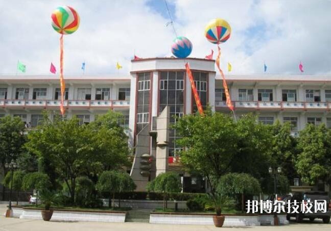 畢節(jié)財貿(mào)學(xué)校2020年報名條件、招生要求、招生對象