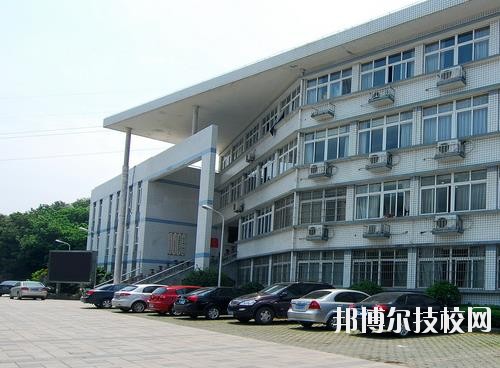 鄞州職業(yè)高級(jí)中學(xué)2020年報(bào)名條件、招生要求、招生對(duì)象