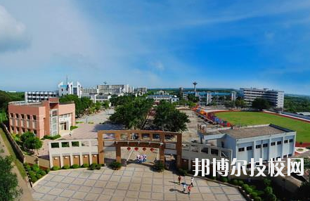 重慶青山工業(yè)技工學(xué)校2020年報(bào)名條件、招生要求、招生對(duì)象