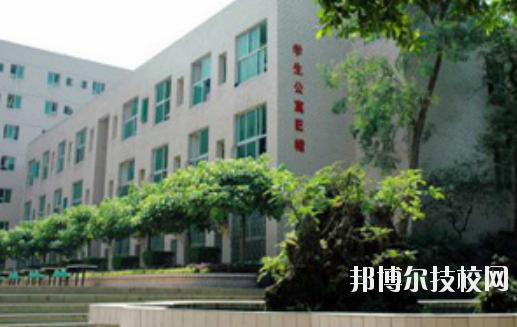 重慶機械技師學(xué)院2020年報名條件、招生要求、招生對象