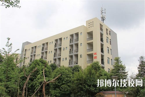 天府成人中等專(zhuān)業(yè)學(xué)校2020年報(bào)名條件、招生要求、招生對(duì)象