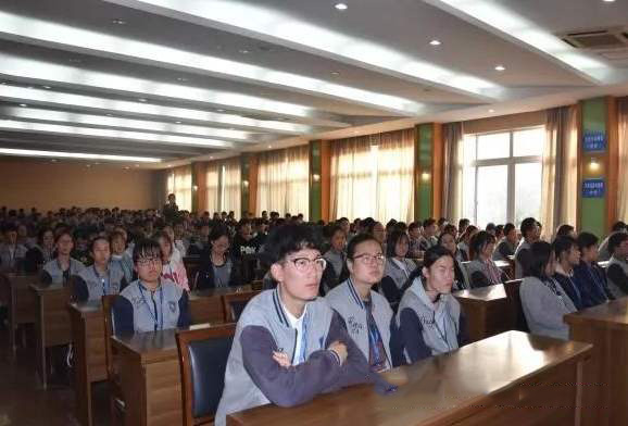 江陰華姿中等專業(yè)學校2020年報名條件、招生要求、招生對象