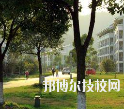 重慶第二財貿(mào)學(xué)校怎么樣、好不好
