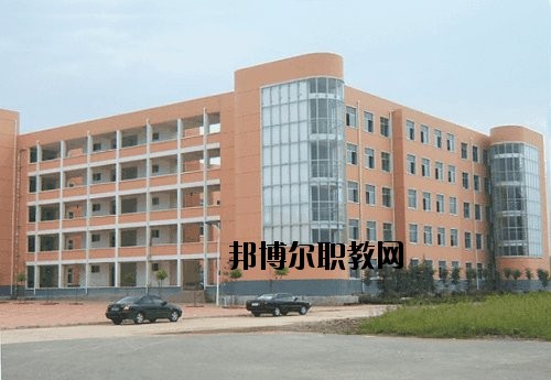 祿勸職業(yè)高級中學2020年報名條件、招生要求、招生對象