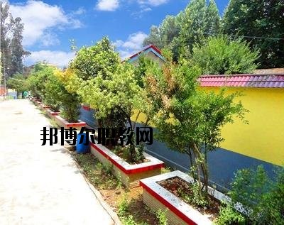 昆明外國語學(xué)校學(xué)費、收費多少