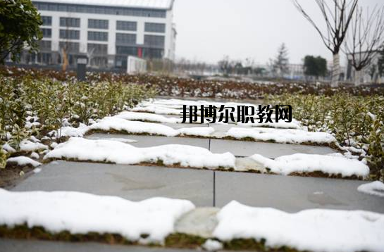 江蘇高港中等專業(yè)學(xué)校2020年報(bào)名條件、招生要求、招生對(duì)象