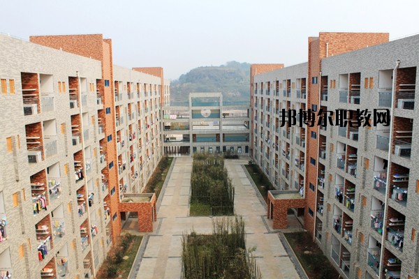 曲靖馬龍縣職業(yè)技術(shù)學(xué)校2020年報(bào)名條件、招生要求、招生對象