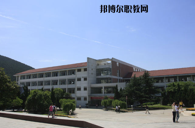江蘇張家港第三職業(yè)高級(jí)中學(xué)2020年報(bào)名條件、招生要求、招生對(duì)象