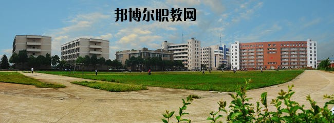 華寧縣職業(yè)高級(jí)中學(xué)怎么樣、好不好