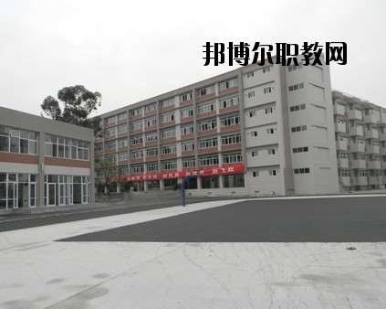 綿陽機(jī)電工程學(xué)校2020年報(bào)名條件、招生要求、招生對(duì)象
