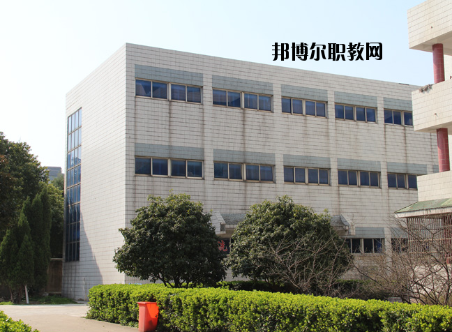 蘇州衛(wèi)生職業(yè)學(xué)校2020年報(bào)名條件、招生要求、招生對(duì)象