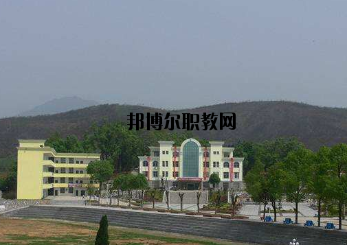 萍鄉(xiāng)武功山中等專業(yè)學(xué)校2020年報(bào)名條件、招生要求、招生對(duì)象