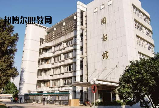 江門幼兒師范學(xué)校2020年報(bào)名條件、招生要求、招生對象