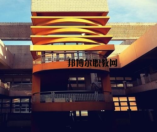 鄭州商貿管理學校2021年招生辦聯(lián)系電話