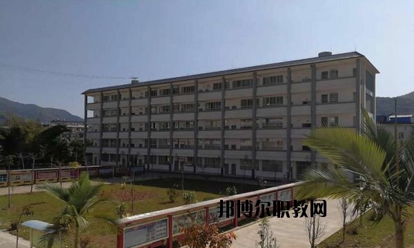 孟連縣職業(yè)高級中學(xué)2020年報名條件、招生要求、招生對象