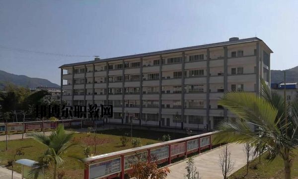 瀾滄縣職業(yè)高級中學(xué)2020年學(xué)費、收費多少