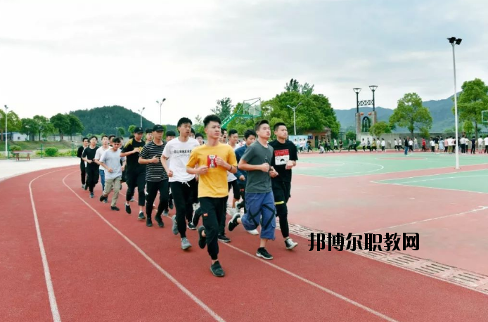 九江廬山西海藝術(shù)學(xué)校2020年報(bào)名條件、招生要求、招生對象