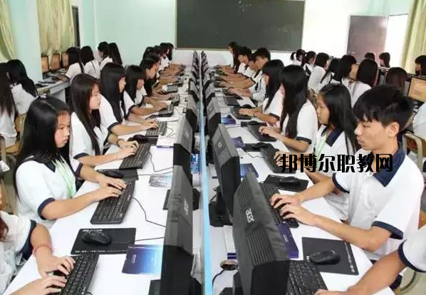 肇慶高要技工學(xué)校2020年報名條件、招生要求、招生對象
