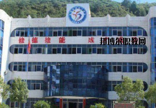 ?？德毥讨行膶W校2020年報名條件、招生要求、招生對象