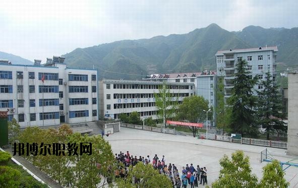 ?？德毥讨行膶W校2020年招生辦聯(lián)系電話
