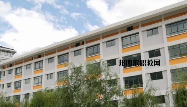 興山職業(yè)教育中心學(xué)校怎么樣、好不好