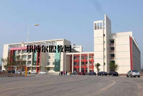 內(nèi)江宏昌職業(yè)技術(shù)學(xué)校2020年報(bào)名條件、招生要求、招生對(duì)象