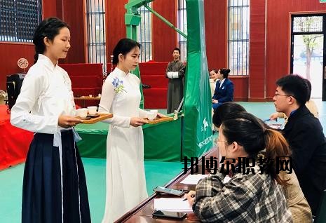 奉化區(qū)工貿(mào)旅游學(xué)校2020年招生辦聯(lián)系電話(huà)
