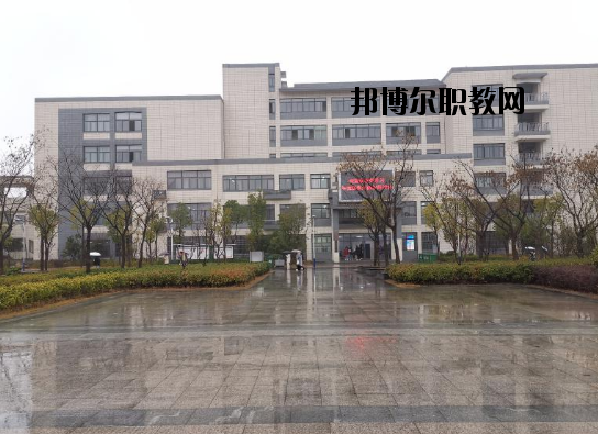 合肥工業(yè)學(xué)校2020年報名條件、招生要求、招生對象