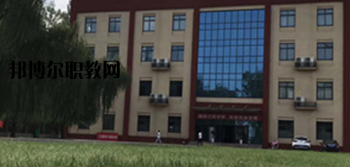 河南工業(yè)和信息化高級技工學(xué)校2021年報(bào)名條件、招生要求、招生對象