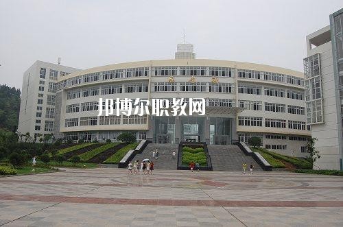 四川建筑技工學(xué)校2020年報名條件、招生要求、招生對象