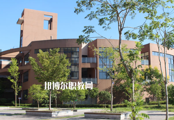 黃山東華技工學(xué)校2020年報(bào)名條件、招生要求、招生對(duì)象